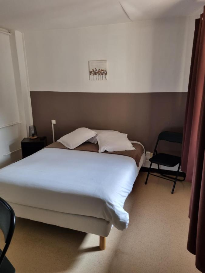 Terres-de-Caux Hotel Du Commerce מראה חיצוני תמונה